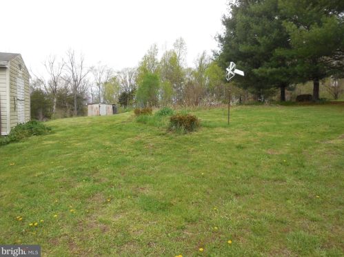 313 Cave Spring Ln, Edinburg VA  22824-3407 exterior