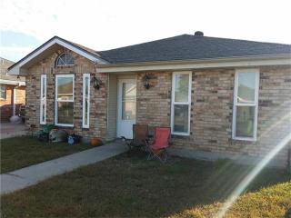 9018 Gladiators St, Chalmette LA  70043-6001 exterior