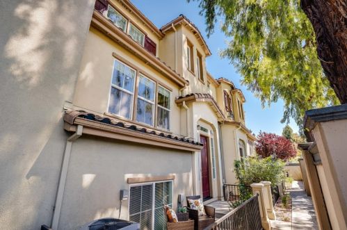 1022 Jena Ter, Sunnyvale, CA 94089-2109