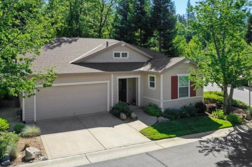 112 Blackbird Ln, Grass Valley, CA 95945-5741