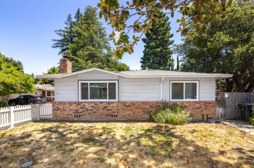 385 Roble Ave, Redwood City, CA 94061-3732