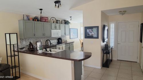 3351 Torrey Pines Ln, Chandler, AZ 85249-3869