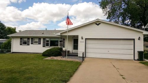 1111 Leona Ave, Waterloo IA  50702-5322 exterior