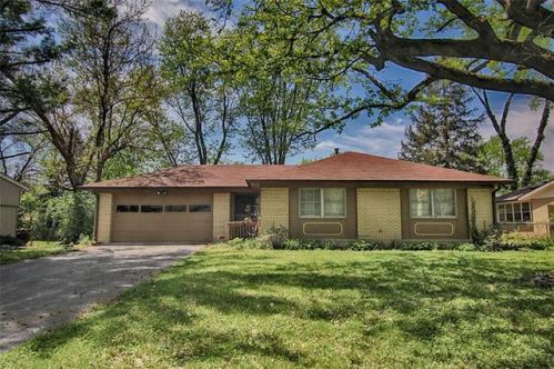 6474 Grandview Dr, Indianapolis, IN 46260-4424