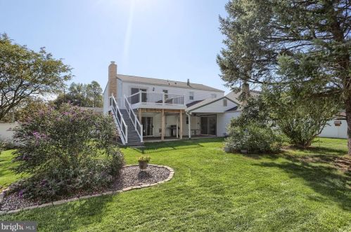 2 Sherwood Dr, Navy Sup Dpt, PA 17055-2745