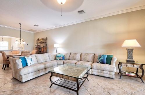 14346 Manchester Dr, Naples FL  34114-8626 exterior