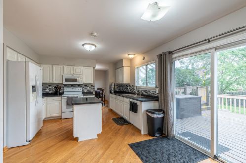 10020 67 St, Kenosha WI 53142-7524 exterior