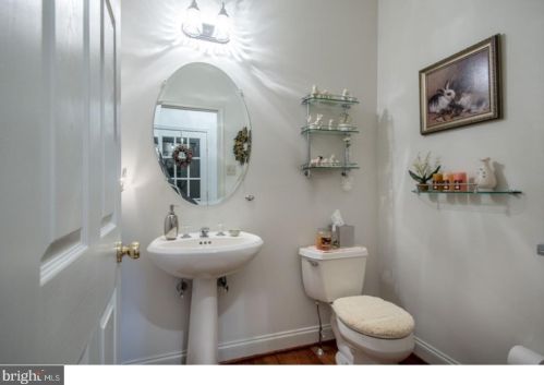 664 Greycliffe Ln, Prospectville PA  19002-1951 exterior