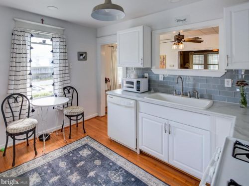 301 Summit Ave, Wilmington DE  19804-1725 exterior