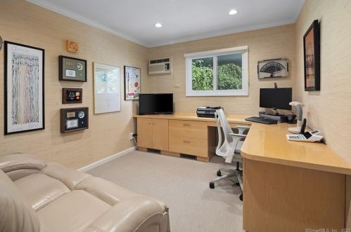 24 Surrey Dr, Norwalk CT  06851-3224 exterior