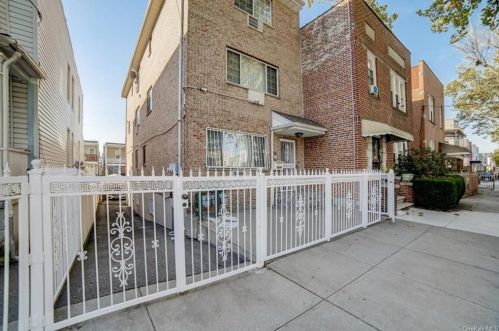 1839 Barnes Ave, Bronx, NY 10462-3607