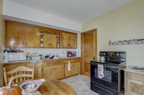 3669 Herman St, Milwaukee, WI 53207-3557