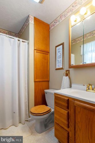 65 Woodland Dr, Shrewsbury PA  17361-1233 exterior