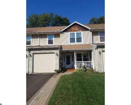 35 Cottonwood Dr, Southampton, PA 18966-2831