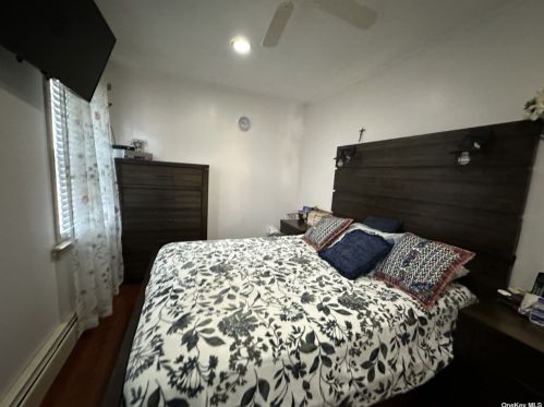 402 Bch 9 St, Far Rockaway NY  11691-5522 exterior