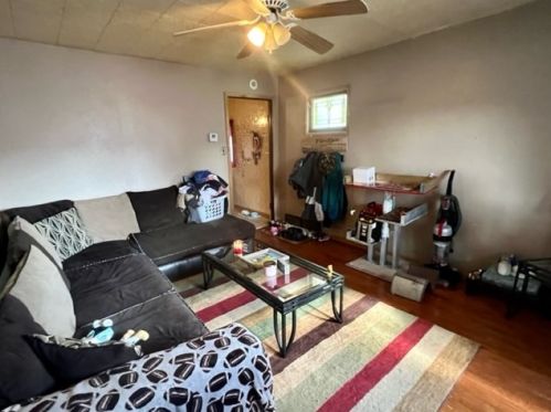 2720 16th St, Milwaukee, WI 53215-3705