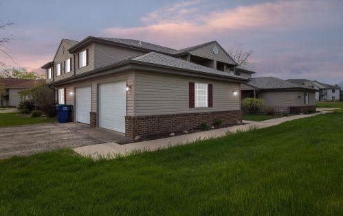705 Horicon St, Horicon, WI 53032-2100