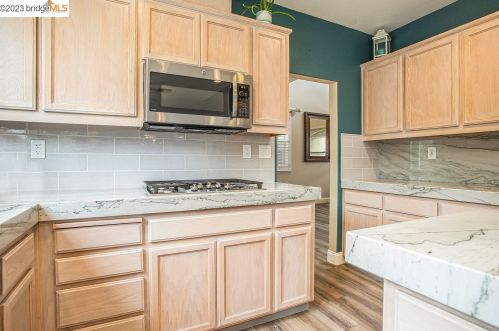 5203 Stratford Dr, Oakley, CA 94561-6333