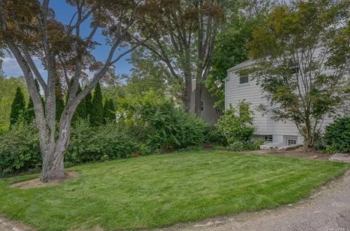 152 Boulevard, Scarsdale NY  10583-5536 exterior