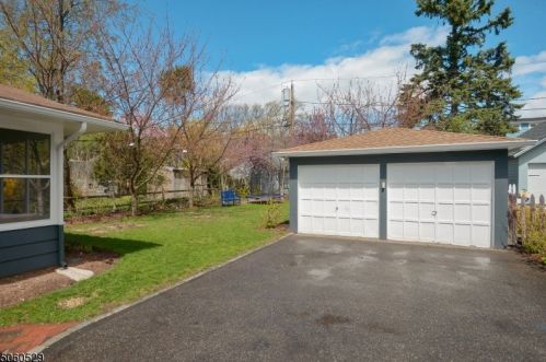 20 Stanford Pl, Montclair NJ  07042-5010 exterior