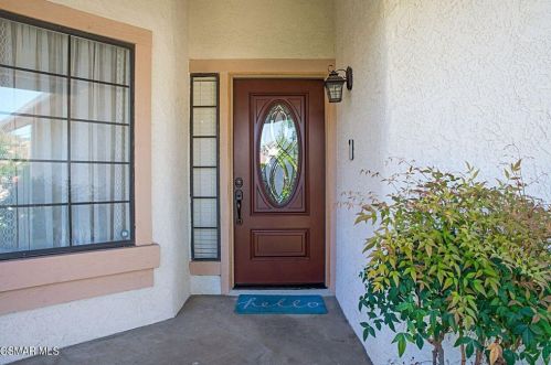 4202 Lost Springs Dr, Calabasas CA  91301-5326 exterior
