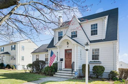62 Johnson Rd, Scarsdale, NY 10583-5710
