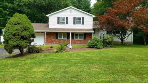 4 Mark Ln, Bloomfield, CT 06002-2610