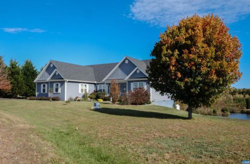 513 Rosewood Dr, Scottsville VA  24590-6491 exterior
