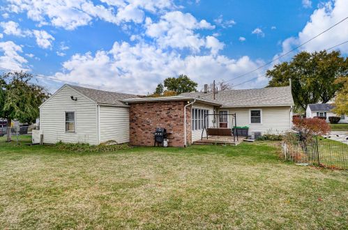 914 Barker Dr, Springfield OH 45505-2712 exterior