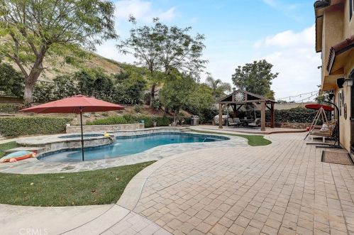 28968 Rock Canyon Dr, Santa Clarita CA  91390-5281 exterior