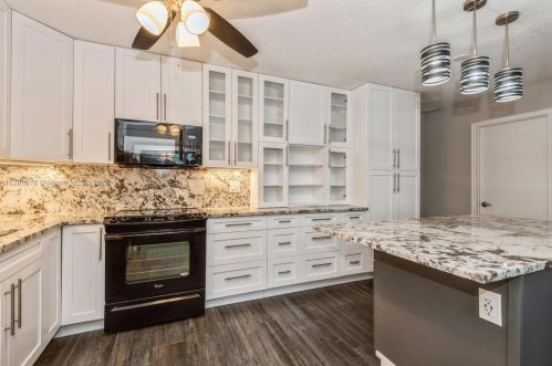 2006 20th Ln, West Palm Beach, FL 33418-3566