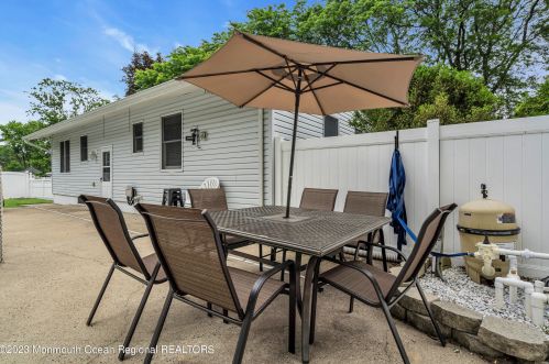 10 Trinity Pl, Jackson Twp NJ  08527-1822 exterior