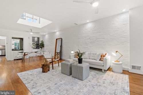 306 7th St, Washington, DC 20024-2507