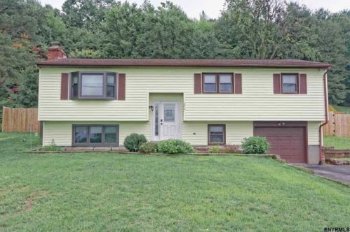 292 Schodack Dr, Castleton, NY 12033-3020