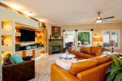 828 Mira Grande, Palm Springs CA  92262-1209 exterior