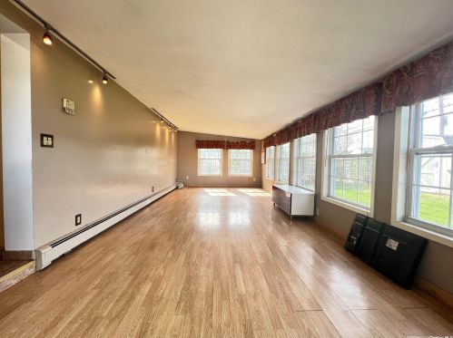 4016 Jean Ave, Bethpage NY  11714-4521 exterior