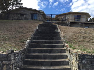 121 Loma Vista Dr, Kerrville, TX 78028-6110
