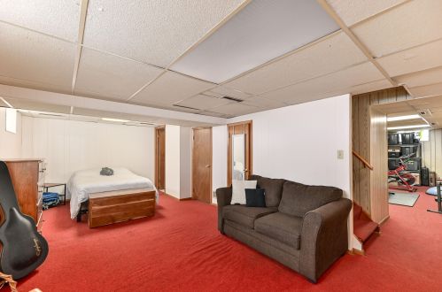 181 Glenview Ave, Milwaukee WI 53213-3323 exterior