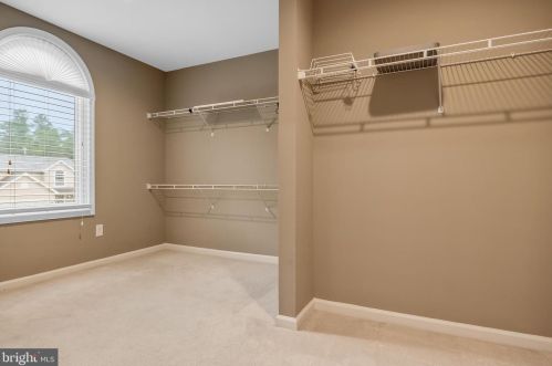 17 Hillside Ln, Berlin Boro NJ  08009-1703 exterior