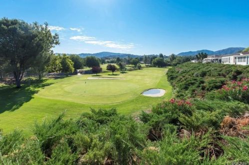 19032 Avenue Of The Oaks, Santa Clarita CA  91321-1444 exterior