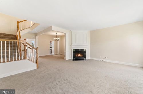 14631 Weeburn Way, Woodbridge VA  22191-4043 exterior