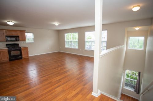 802 Sunflower Way, West Deptford, NJ 08051-2281
