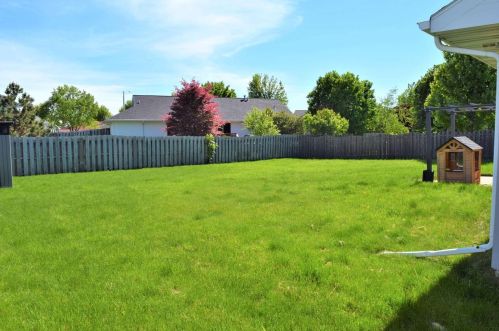 3078 Beth Dr, Green Bay, WI 54311-7566