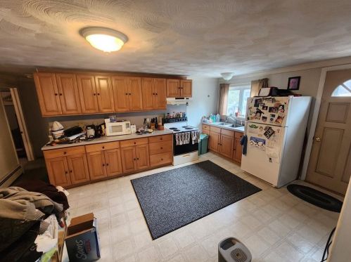 81 Flagg Ln, North Kingstown RI  02852-6707 exterior