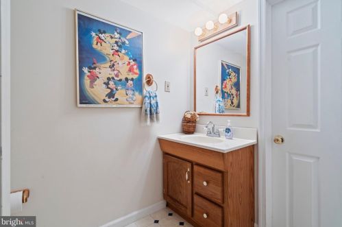 288 Huntsman Ln, Blue Bell PA  19422-2818 exterior