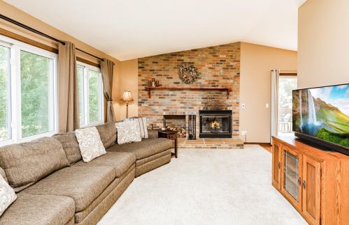 4297 Bridgewood Ter, Saint Paul, MN 55127-7807