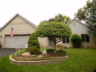 334 Hidden Lake Dr, Holland, OH 43528-8316