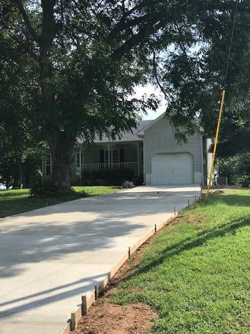 1561 Prairie Plains Rd, Hillsboro, TN 37342-3520