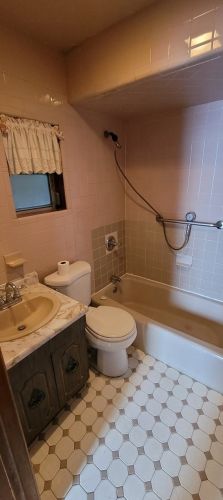 61 49th St, Bayonne NJ  07002-4015 exterior