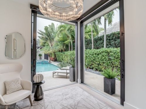 336 1st Ave, Naples FL  34102-5905 exterior